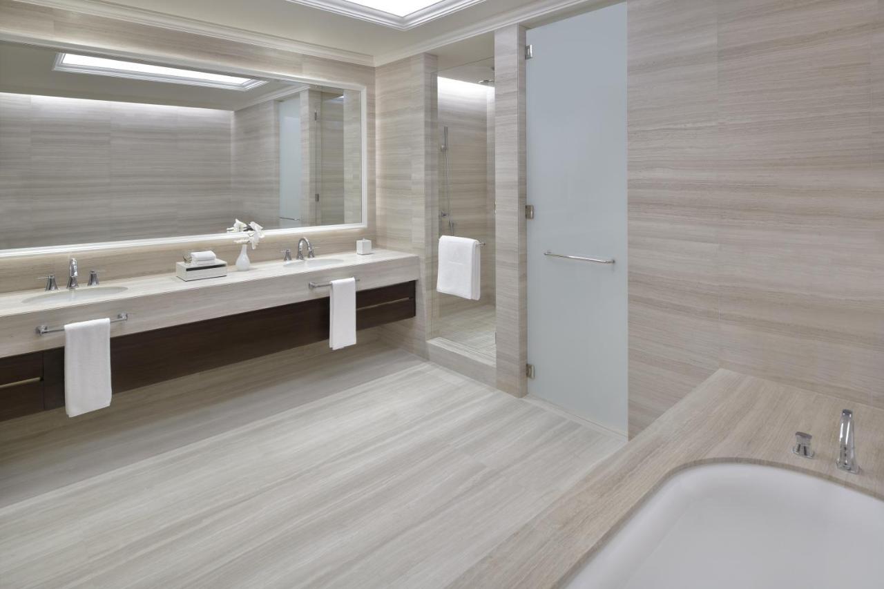 แอดเดรส ฟาวเท่น วิว Hotel ดูไบ ภายนอก รูปภาพ Bathroom