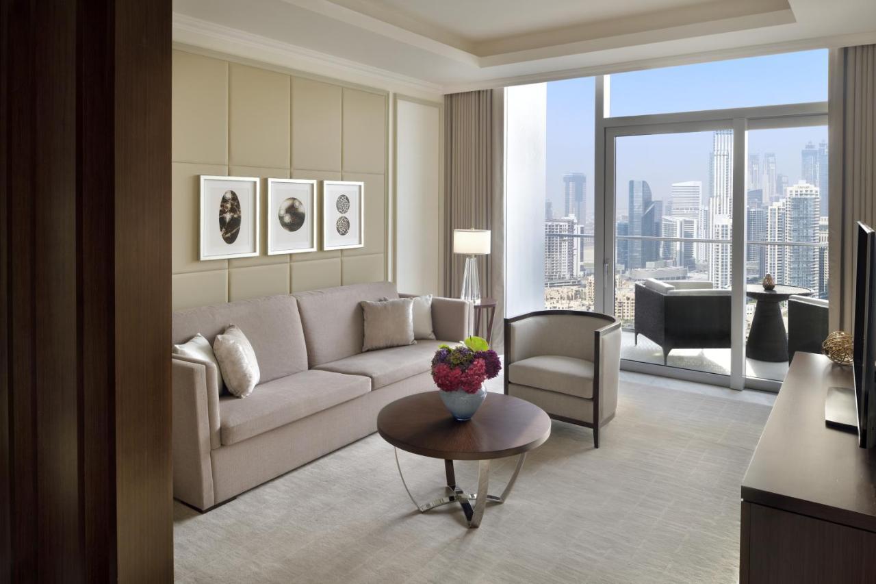 แอดเดรส ฟาวเท่น วิว Hotel ดูไบ ภายนอก รูปภาพ A living room at the Ritz-Carlton, DIFC